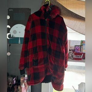 BLANKET HOODIE! Fluffy zip up blanket hoodie